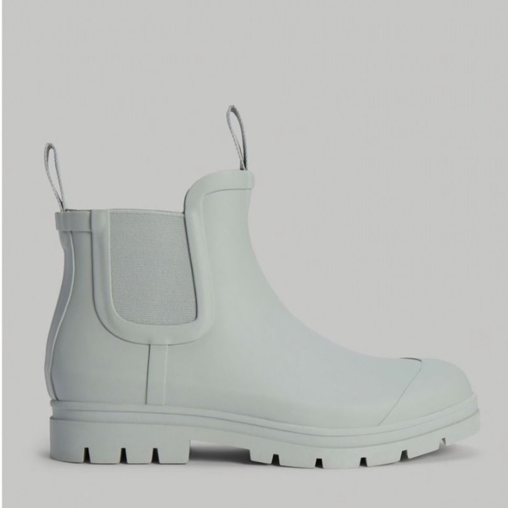 Everlane The Chelsea Rain Boots Women’s Rubber Booties Size 6 New sage green